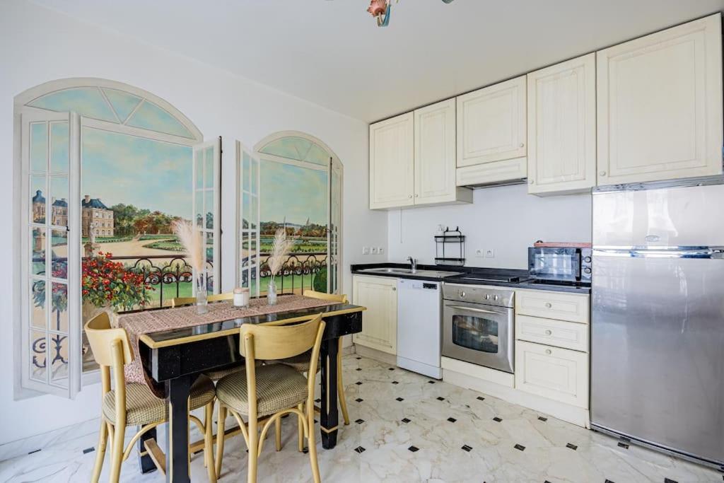 Appartamento Grand Et Central, 8e Pres Elysee Parigi